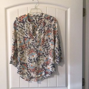 Daniel Rainn 3/4 sleeve popover crepe bouse, size M